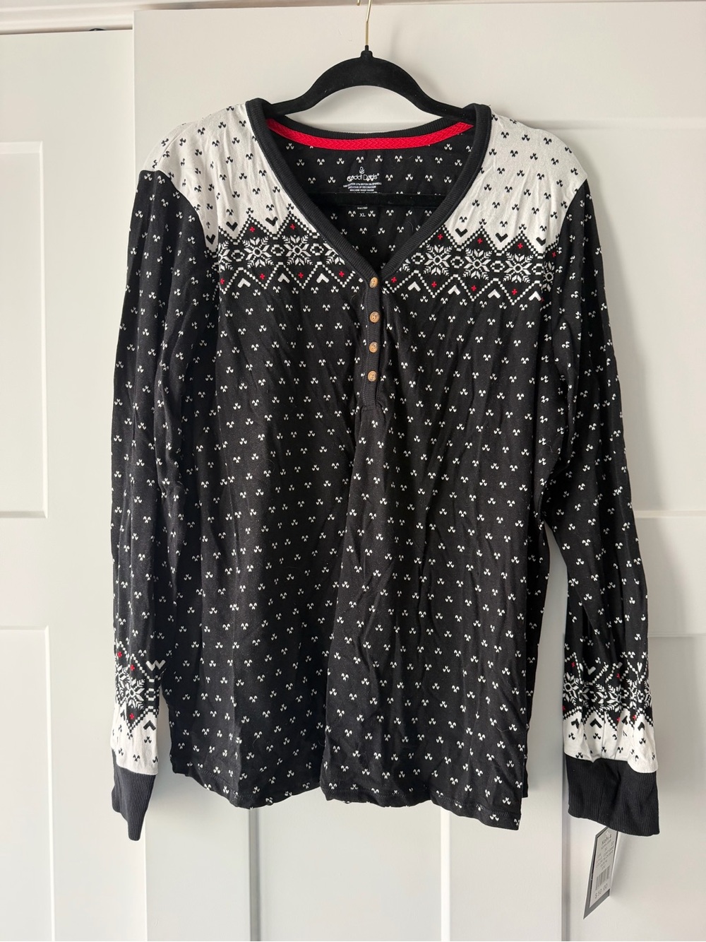 NWT Cuddl Duds Black White Fair Isle Henley Top with Red Accents